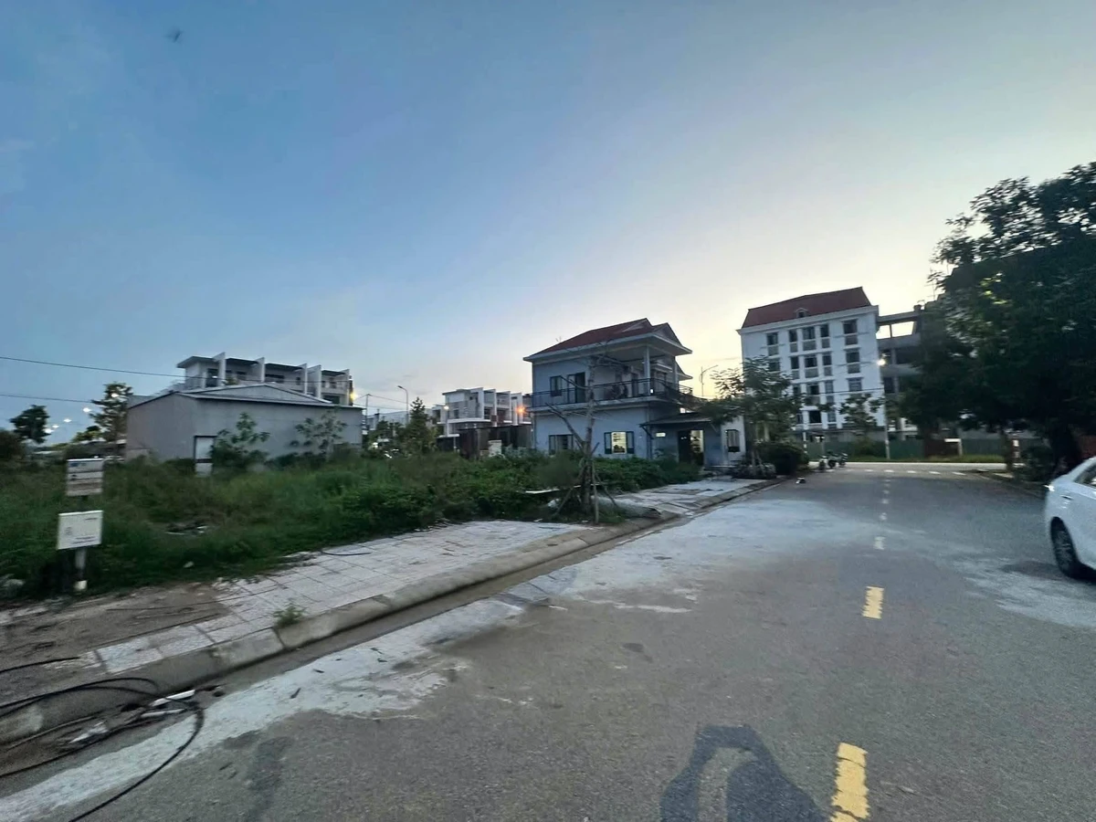 Bán lô đất 112m2 ngang 7m KQH Hoàng Quốc Việt, sau lưng Tòa án TP Huế, giá 3,3 tỷ - Ảnh thu nhỏ 2