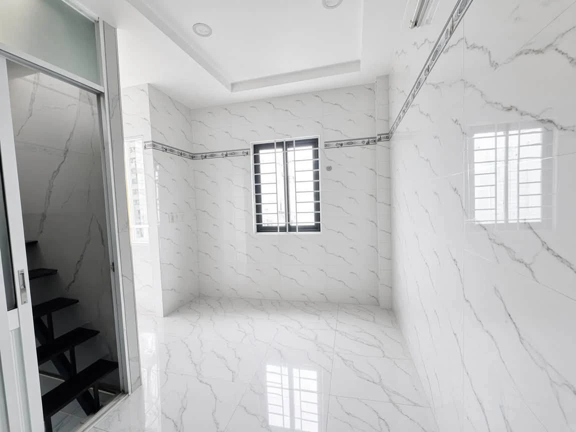 Bán nhà 4 tầng hẻm 3m5 gần Lê Đại Hành, Quận 11, 60m² sử dụng, giá hơn 2 tỷ - Ảnh thu nhỏ 4