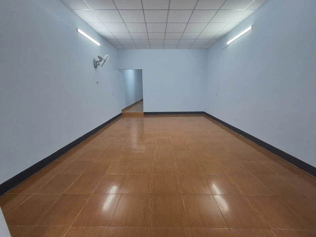 Nhà cấp 4 bán 2 tỷ 980 triệu, 96,6m², 2 PN, Quận 5 - Ảnh thu nhỏ 2