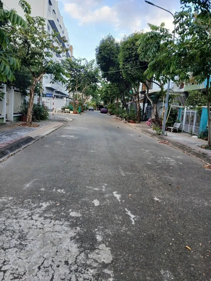 Bán nhà 1 trệt 1 lầu 111,6m2, 4 phòng ngủ, đường số 7 KDC Chợ Chùa, Phú Tân, Bến Tre - Ảnh 1