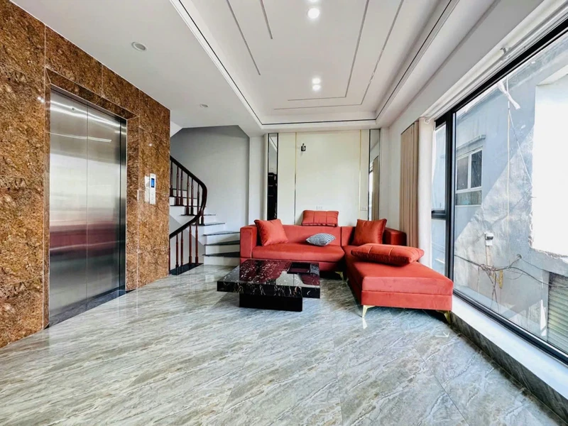 Bán nhà mới 7 tầng 35m2 full nội thất, thang máy, gần đường Cổ Linh, Thạch Bàn, Long Biên, Hà Nội