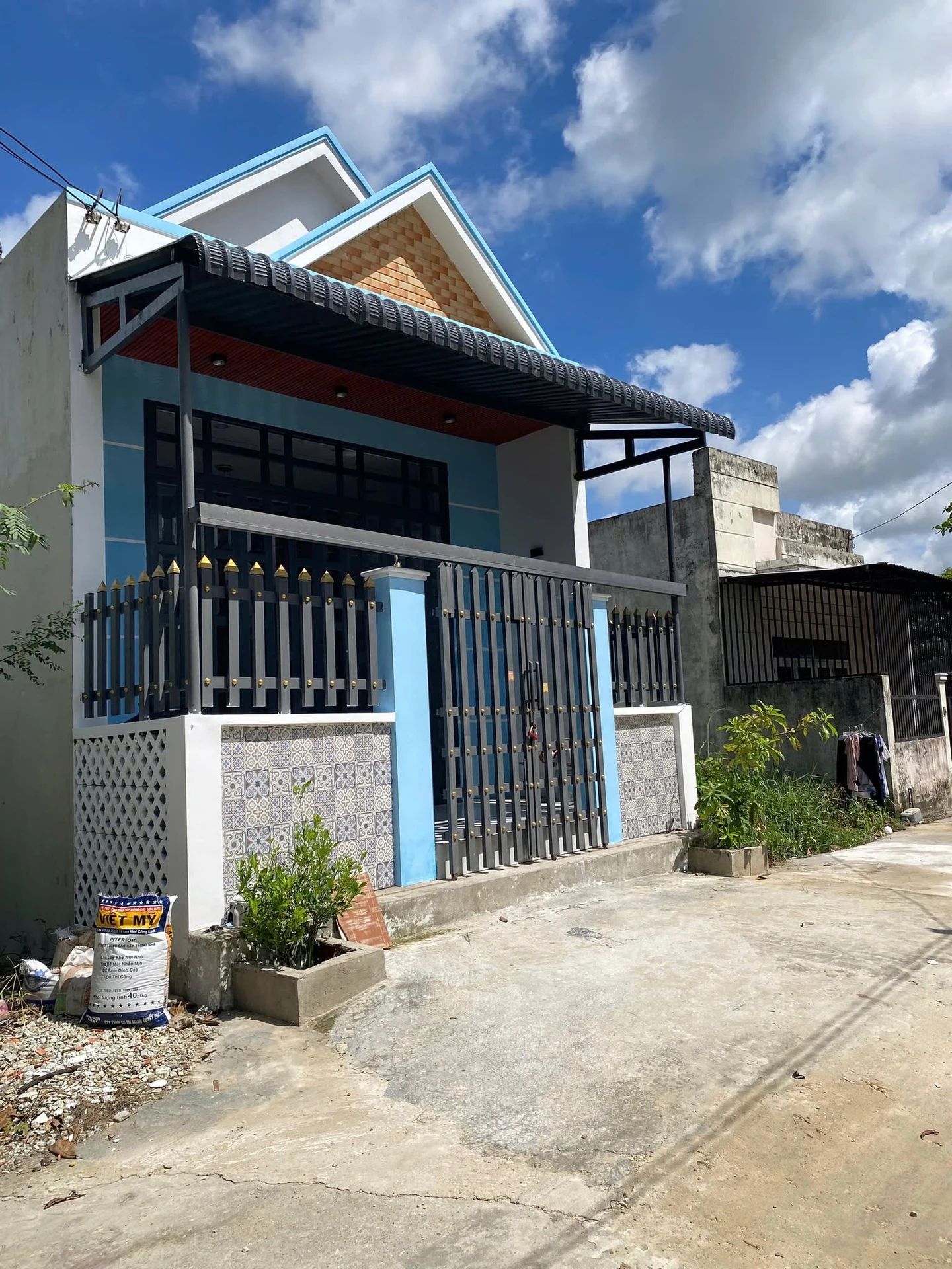 Bán nhà mặt tiền 5x20m 2PN gần UBND Mỹ Hạnh, Đức Hòa, giá 950 triệu - Ảnh 1
