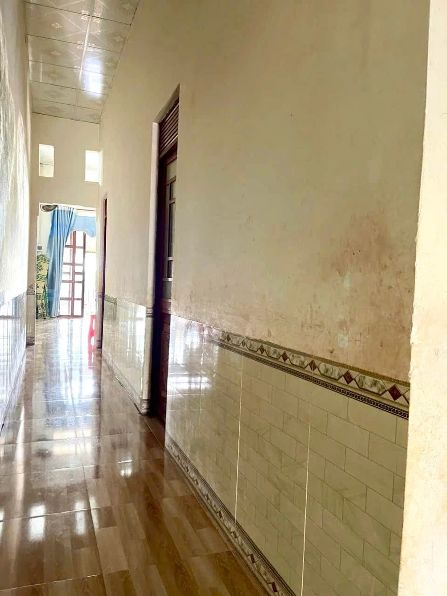 Bán nhà hẻm Nguyễn Chí Thanh, 255m², 2PN, 1 tỷ 50 triệu - Ảnh thu nhỏ 4