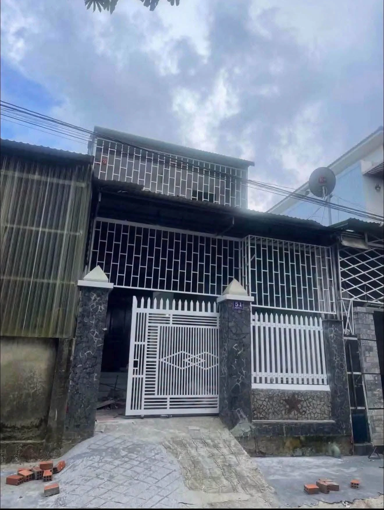 Bán nhà 3 phòng ngủ 100m² Phan Đăng Lưu Lâm Đồng - Ảnh 1