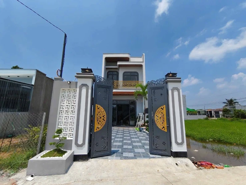 Bán nhà sân vườn 4PN 185m² Đức Hòa Long An