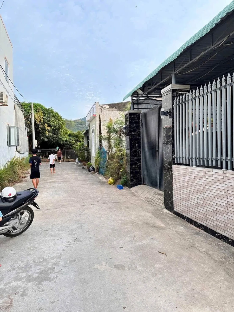 Bán gấp nhà 40m² có gác lửng, 1 phòng ngủ tại Long Hải giá 520 triệu - Ảnh thu nhỏ 2
