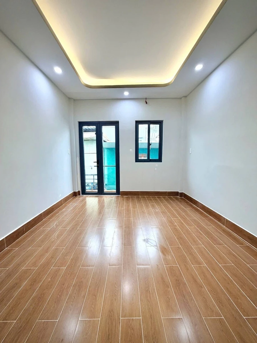 Bán nhà 3 tầng 25m² nở hậu đường Lạc Long Quân, Quận 11, giá 4,5 tỷ - Ảnh thu nhỏ 3