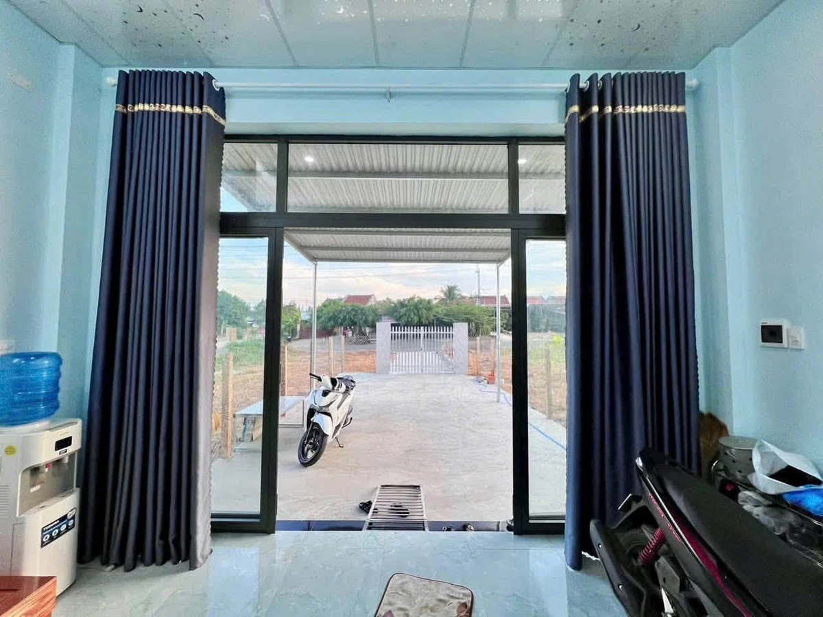 Bán nhà 2 phòng ngủ 200m² mặt tiền QL25 Sơn Hòa, Đắk Lắk - Ảnh 1