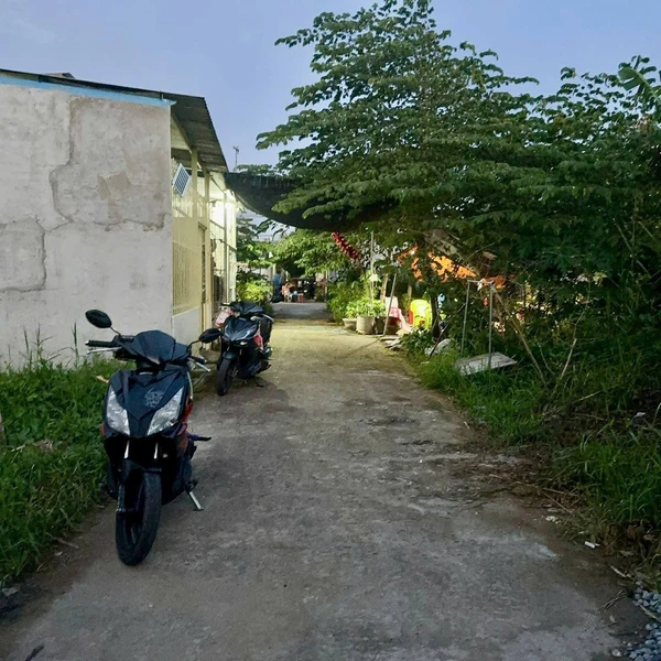 Bán nền 2 mặt tiền 400m² Phú Tân, Bến Tre 295 triệu