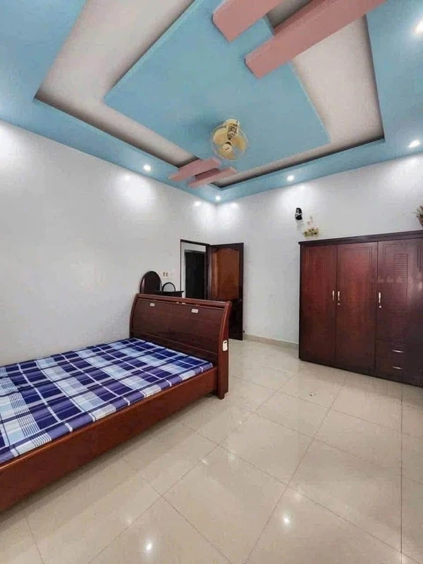 Cho thuê nhà mặt tiền Phạm Hùng, Rạch Giá 8 triệu/tháng, 100m²