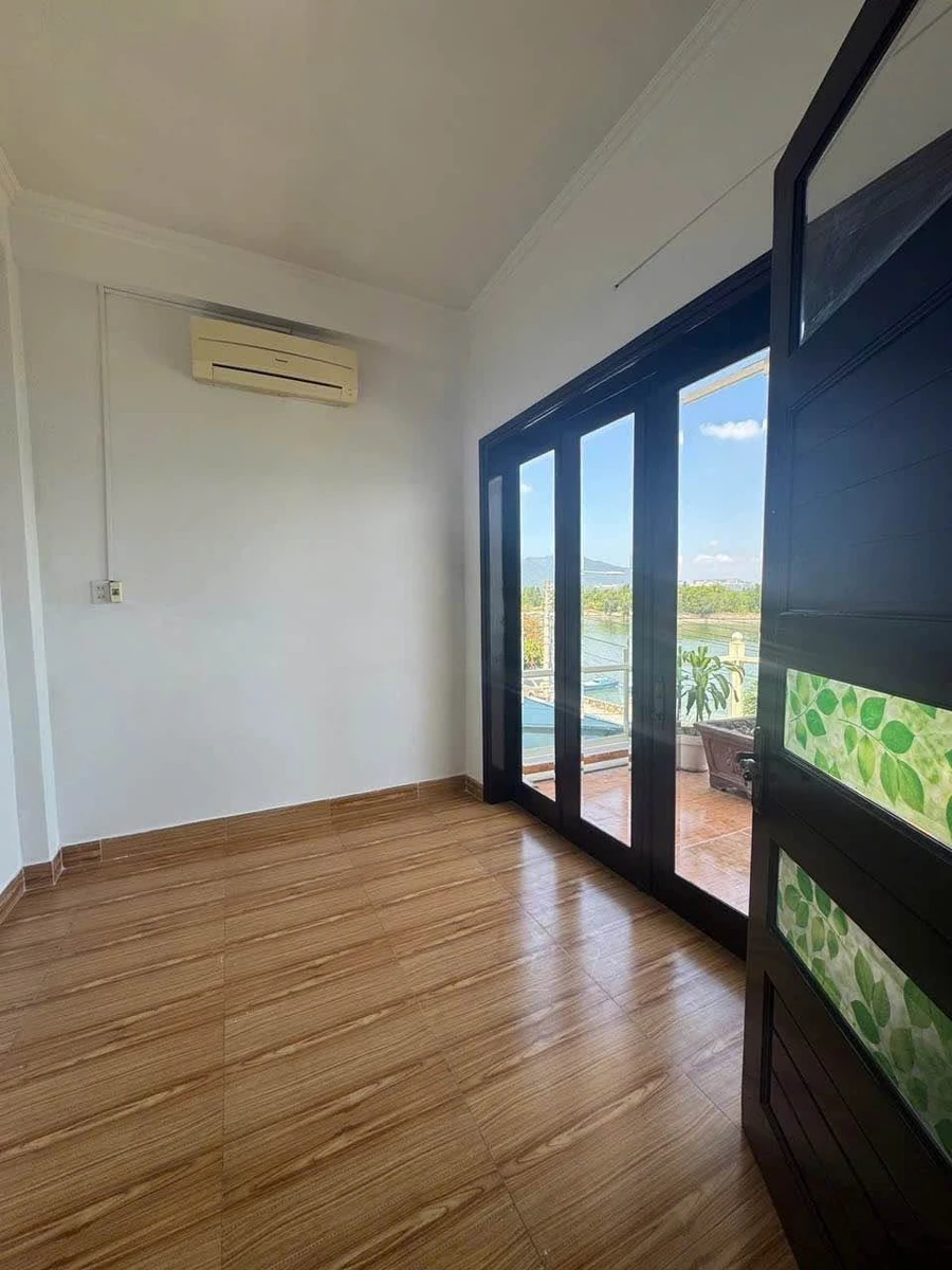 Bán biệt thự view sông 150m² 5 phòng, Nhà Bè 15 tỷ - Ảnh thu nhỏ 2