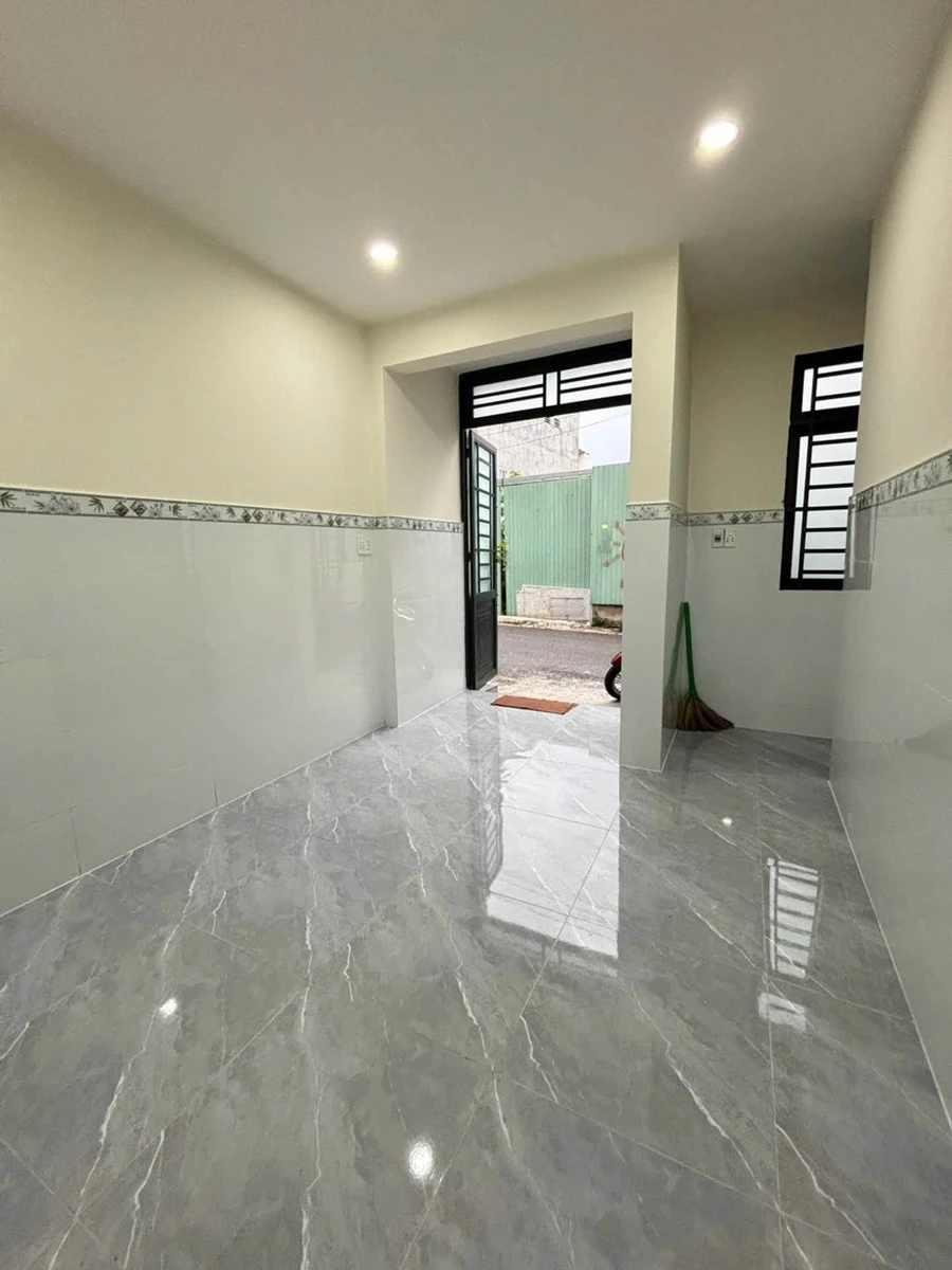 Bán nhà 2 tầng mặt tiền 30m² Quận 9 - Ảnh thu nhỏ 2