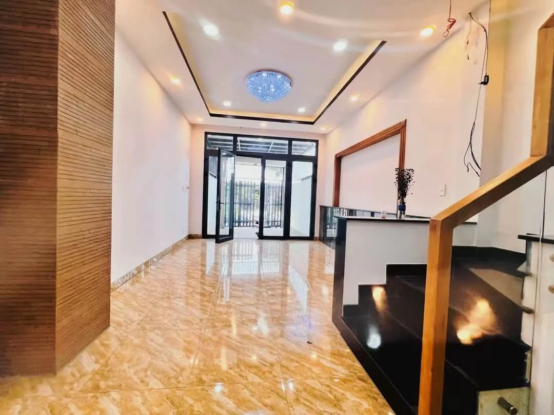 Bán nhà hẻm xe hơi 3 tầng 83m2 tại Linh Xuân, Thủ Đức giá 6,15 tỷ - Ảnh 1