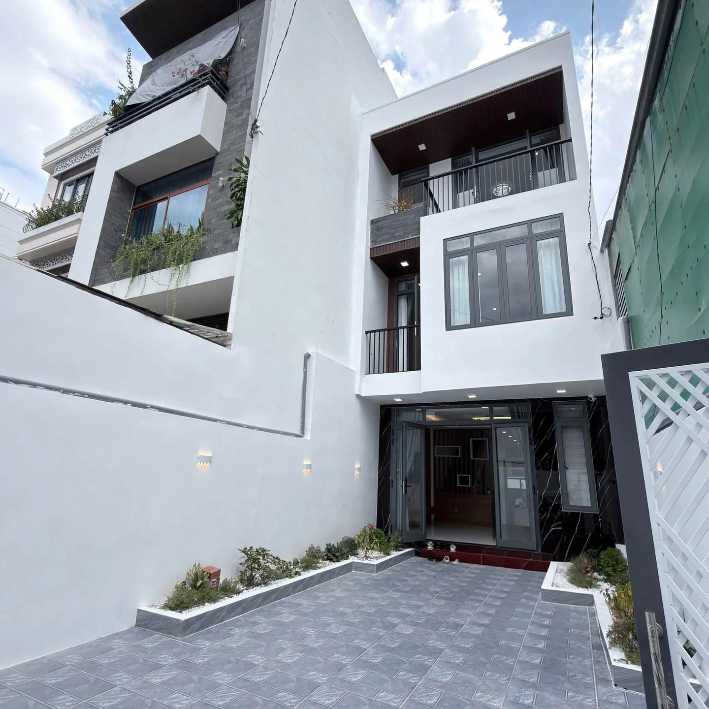 Bán nhà mới 3 tầng 116m2 khu Bàn Cờ Nha Trang - Ảnh 1