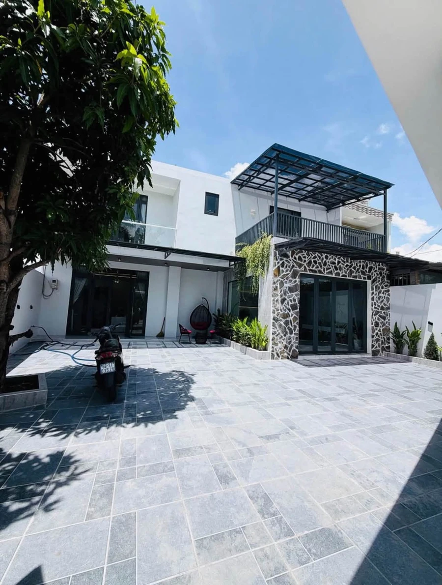 Biệt thự góc 1 trệt 1 lầu view sông 210m2, Quận 4 - Ảnh thu nhỏ 2