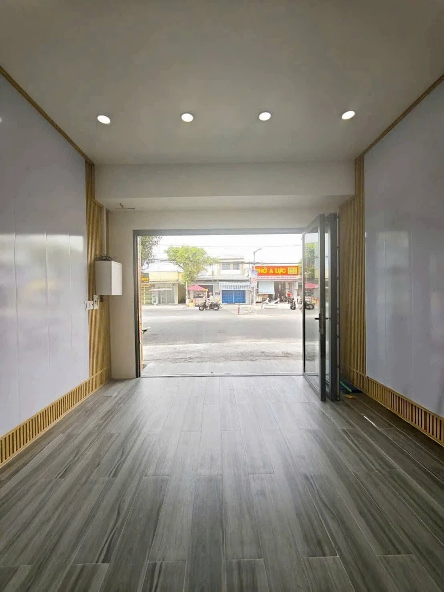 Bán nhà mặt tiền Nguyễn Trung Trực Rạch Giá, 96m² - Ảnh thu nhỏ 2