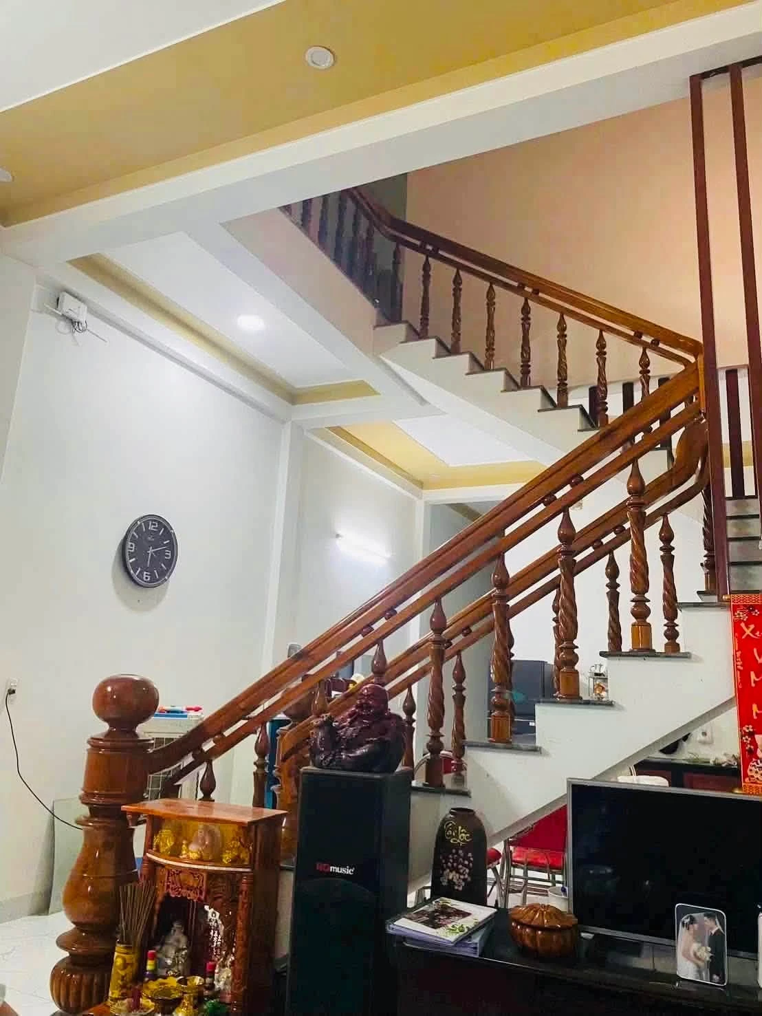 Bán nhà 2 mê, 3 phòng ngủ 238m² Phường Nghĩa Lộ - Ảnh 1