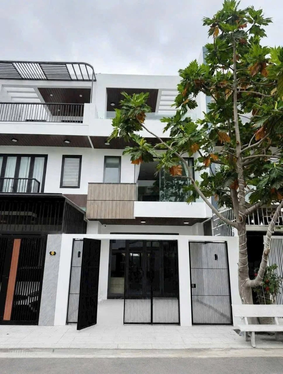 Bán nhà 3 tầng 100m2 nội thất cao cấp An Khánh 8 tỷ 150 triệu - Ảnh 1