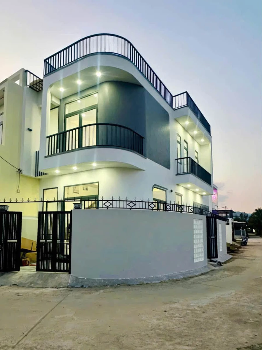 Bán nhà góc 2 mặt tiền Diên Điền 79m², 3 phòng, 2 tỷ 490 - Ảnh 1