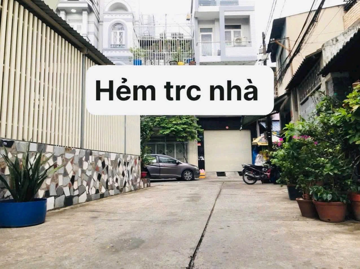 Bán nhà phố 38m² 3 tầng Lạc Long Quân Quận 11 - Ảnh 1