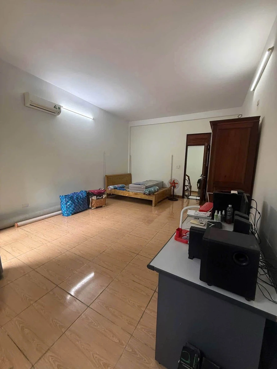 Cho thuê nhà 3 tầng 250m² đường Trần Cừ, Thanh Khê, Đà Nẵng giá 15 triệu/tháng - Ảnh thu nhỏ 4