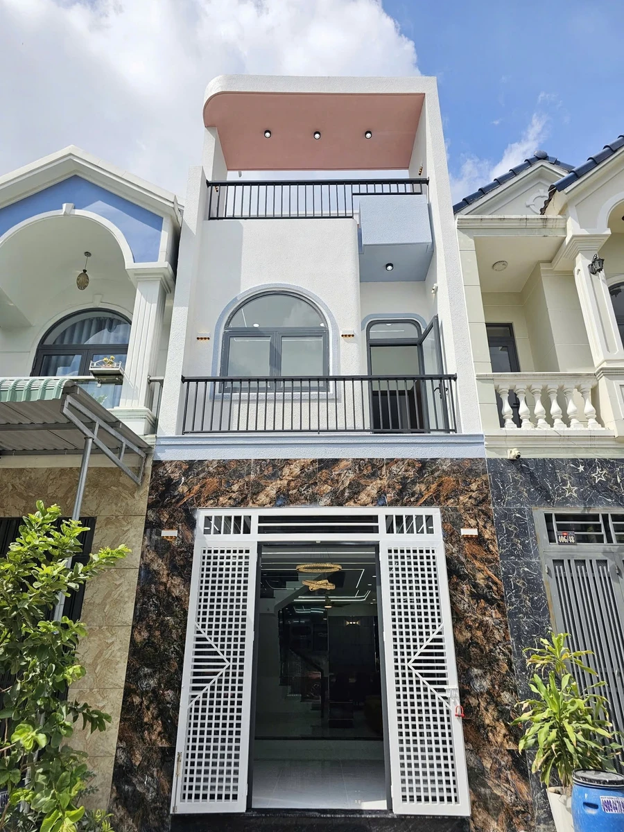 Bán nhà 1 trệt 1 lầu 60m2 đầy đủ nội thất Thuận An 4,2 tỷ - Ảnh thu nhỏ 2