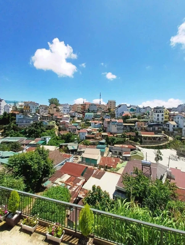 Bán 3 căn nhà Đà Lạt 200m² full nội thất 2.5 tỷ