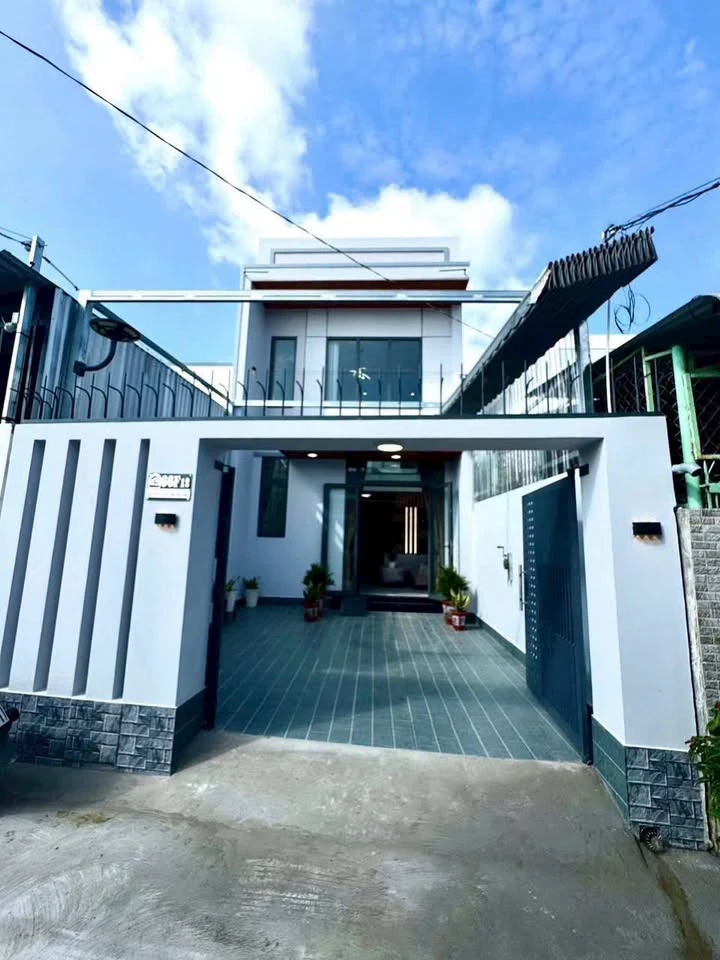 Bán nhà 1 trệt 1 lầu 101m2, 3 phòng ngủ, Phường Phú Tân, TP Bến Tre, Vĩnh Long - Ảnh 1