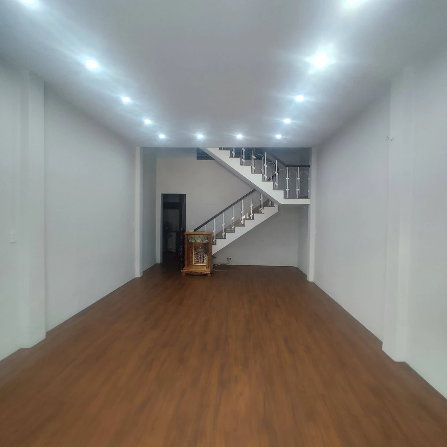 Bán nhà mặt tiền Huỳnh Thúc Kháng 70m², 10,8 tỷ - Ảnh thu nhỏ 2