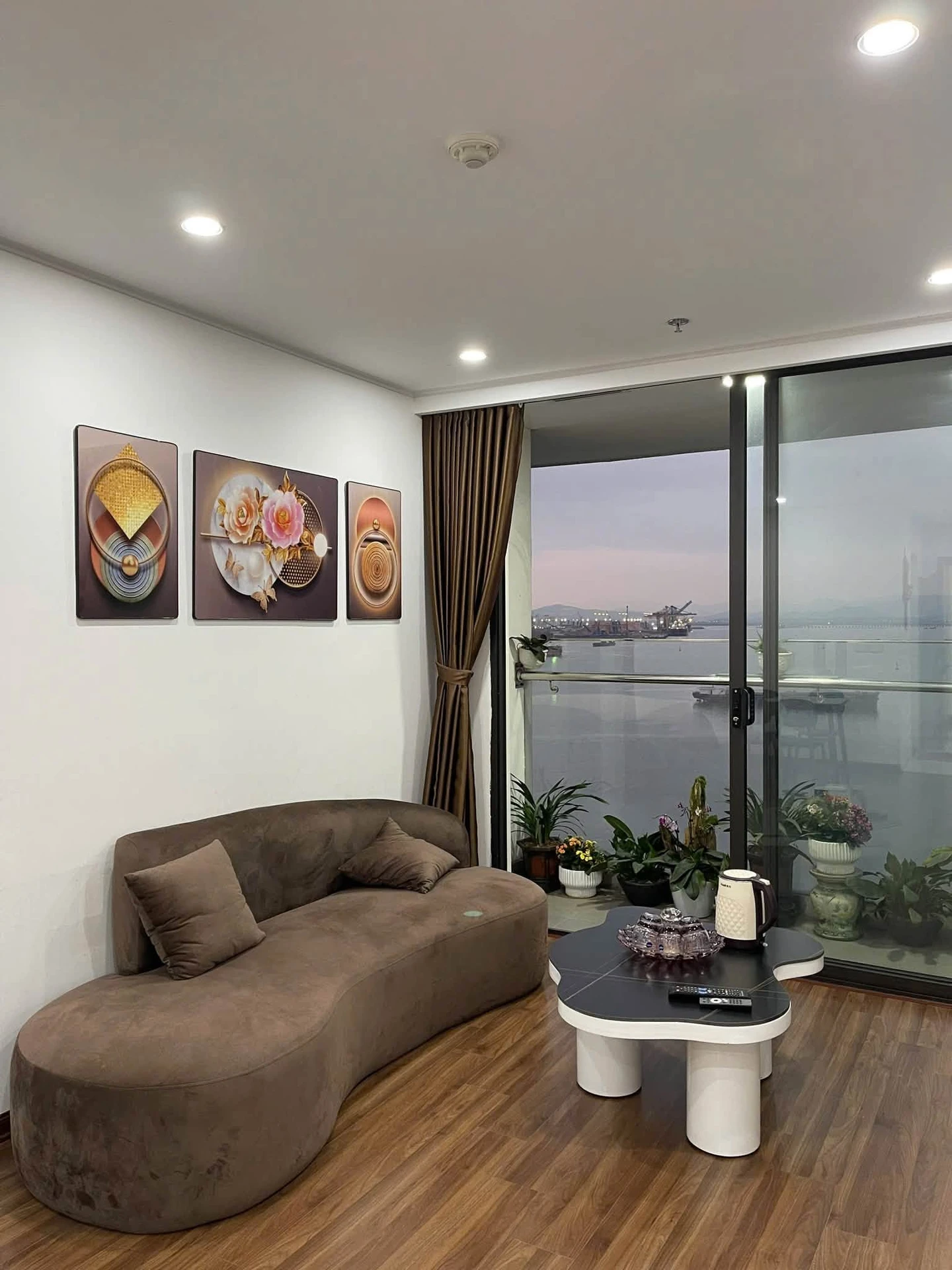 Cho thuê căn hộ 2PN 70m2 view biển Diamond View Biển - Ảnh 1