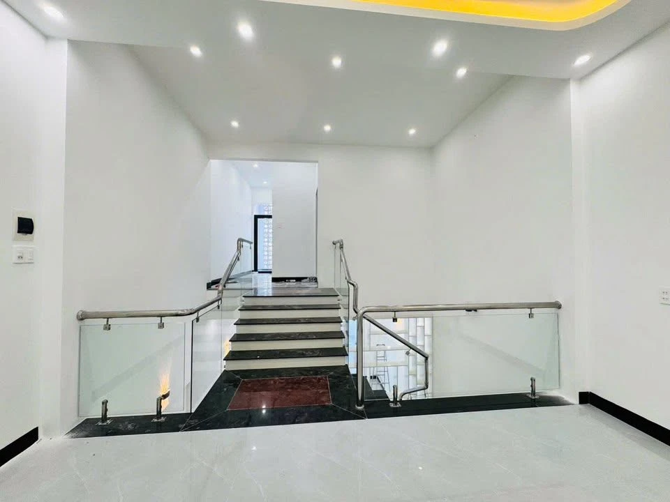 Bán nhà 2 tầng mặt tiền hẻm Nguyễn Công Phương 110m2, 3PN - Ảnh thu nhỏ 3