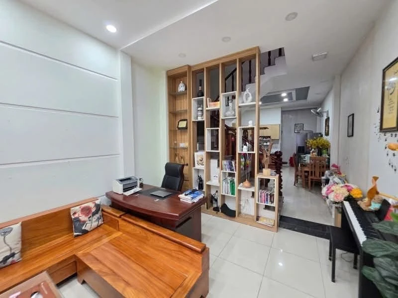 Bán nhà 60m² 3 phòng ngủ sát Vạn Phúc City, giá 7,28 tỷ - Ảnh thu nhỏ 2