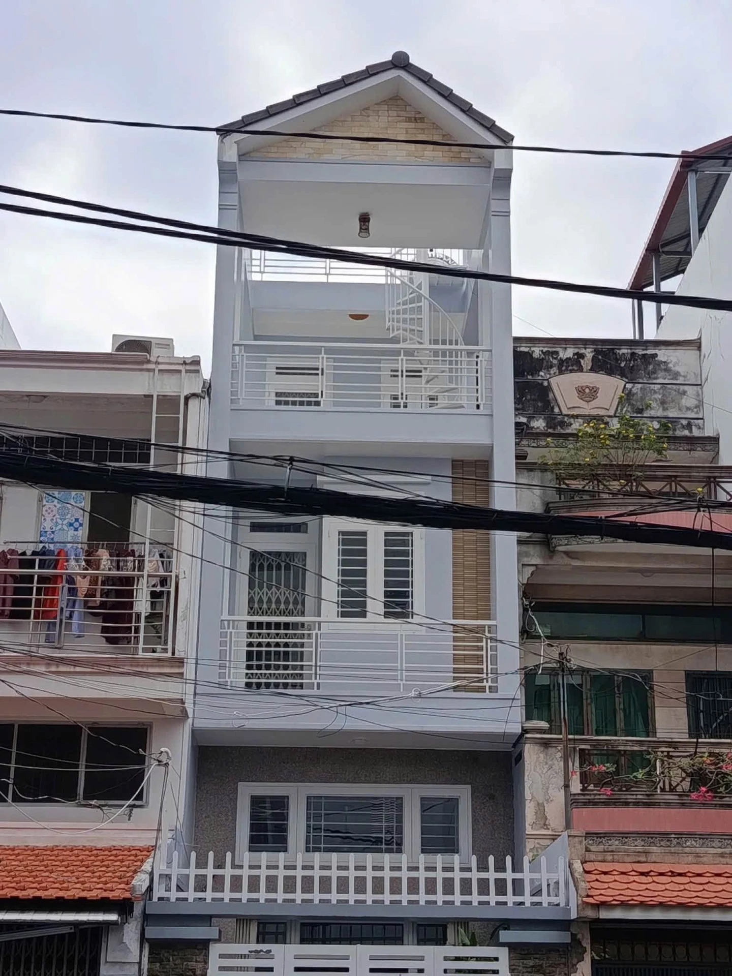 Bán nhà 4 tầng 66m2 đường Tô Hiến Thành Quận 10, 5PN 5WC, giá 15,2 tỷ - Ảnh 1