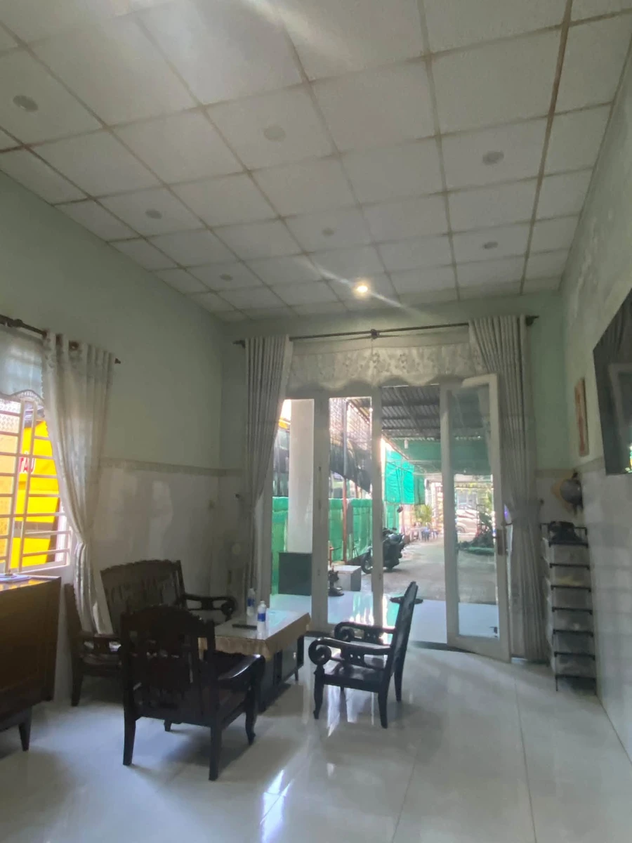 Bán nhà mặt tiền Lạc Long Quân Tây Ninh 114m2 giá 4 tỷ - Ảnh thu nhỏ 5