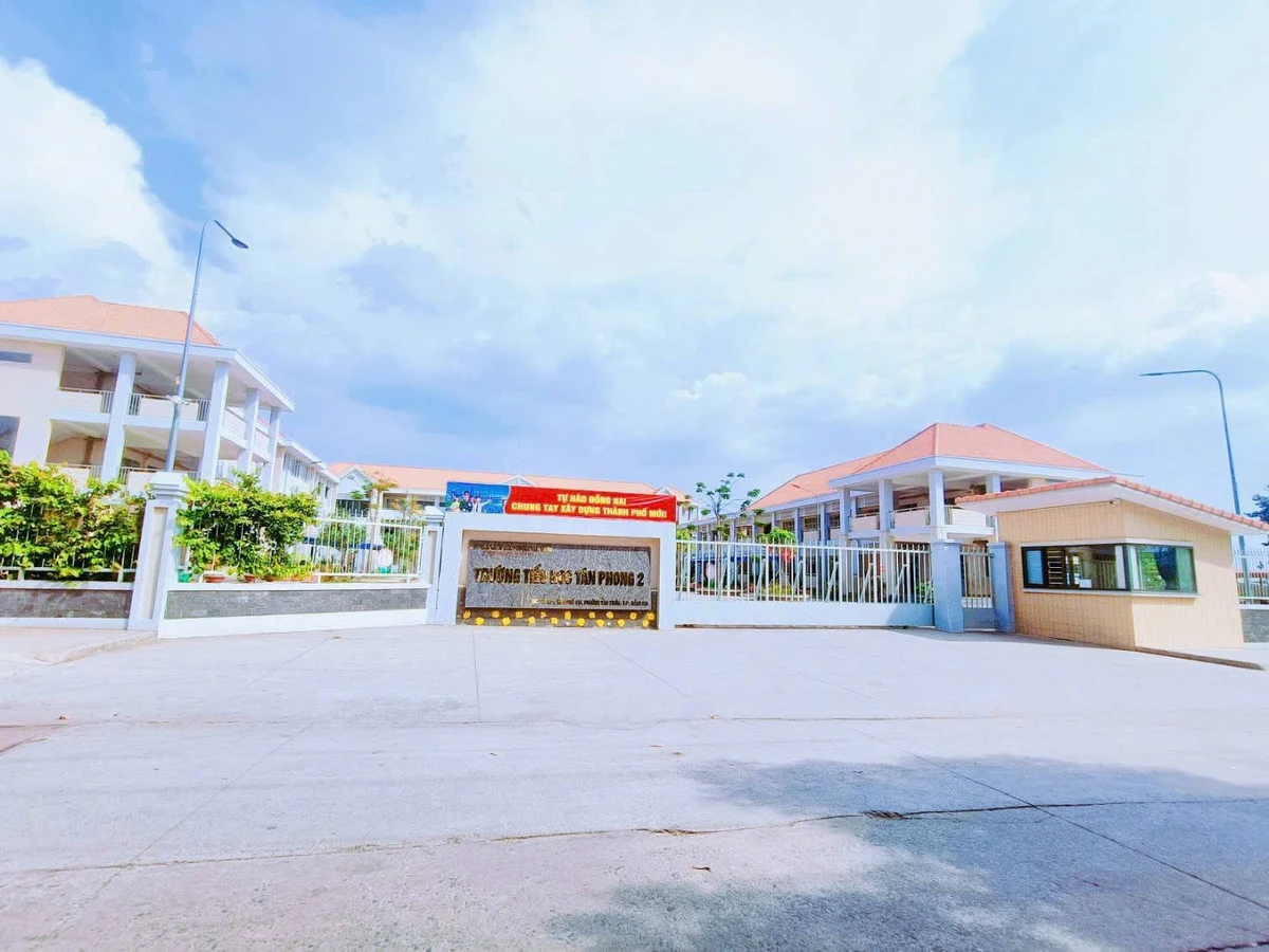 Bán nhà mặt tiền kinh doanh 93.5m² Nguyễn Ái Quốc 4 tỷ - Ảnh thu nhỏ 3