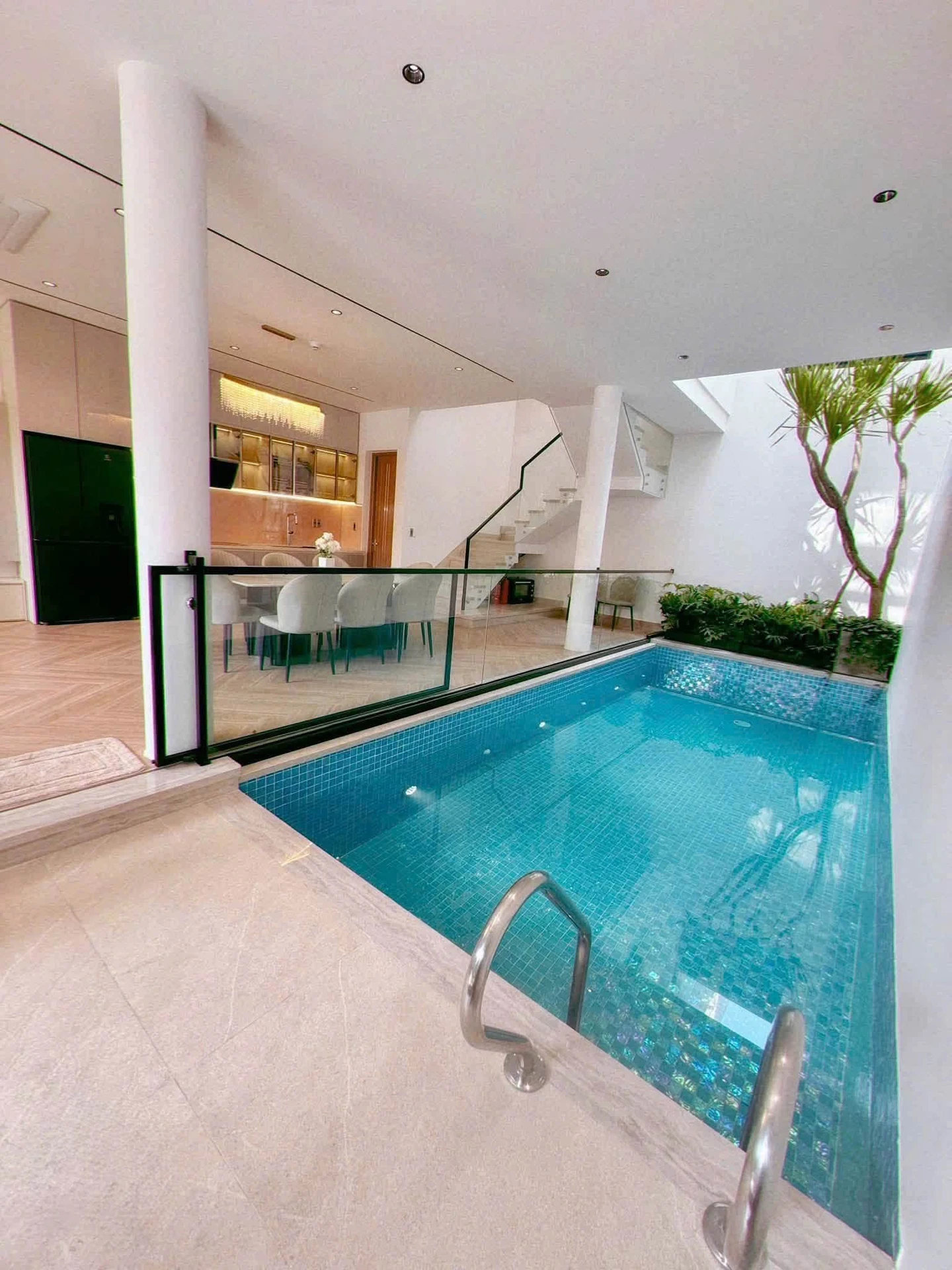 Bán villa 5PN 270m2 Đà Nẵng 14,9 tỷ gần biển Mỹ Khê - Ảnh 1