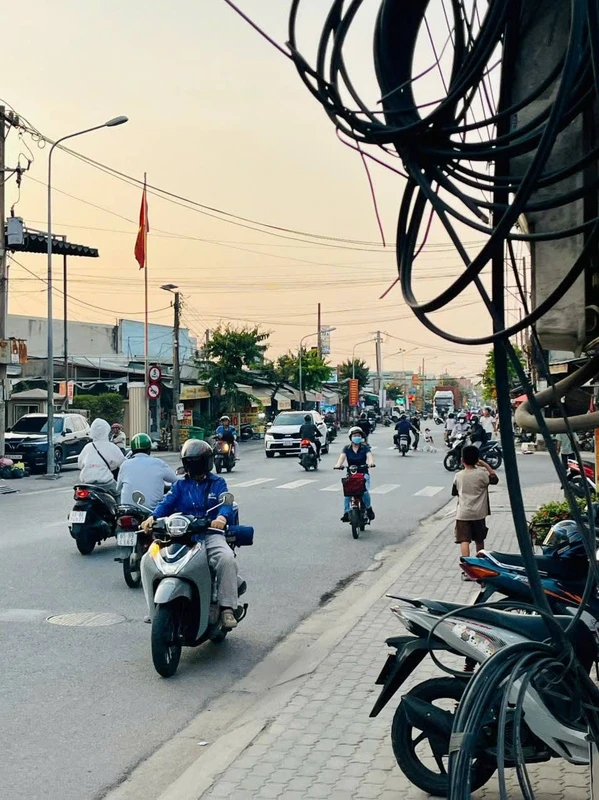 Bán đất mặt tiền Lê Thị Trung 300m2, An Phú, Thuận An, Bình Dương, giá 13,2 tỷ