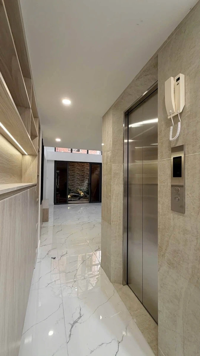 Bán nhà 5 tầng hẻm xe hơi 4x14m có thang máy gần Lê Văn Việt, Quận 9, giá 10 tỷ - Ảnh thu nhỏ 3