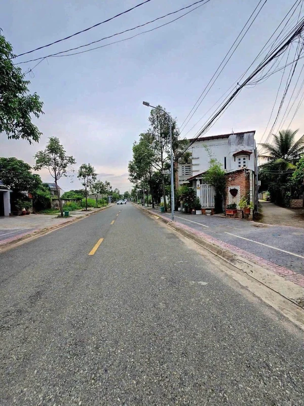 Bán đất 700m² (150m² thổ cư) Long Hương, Bà Rịa 2 tỷ 5