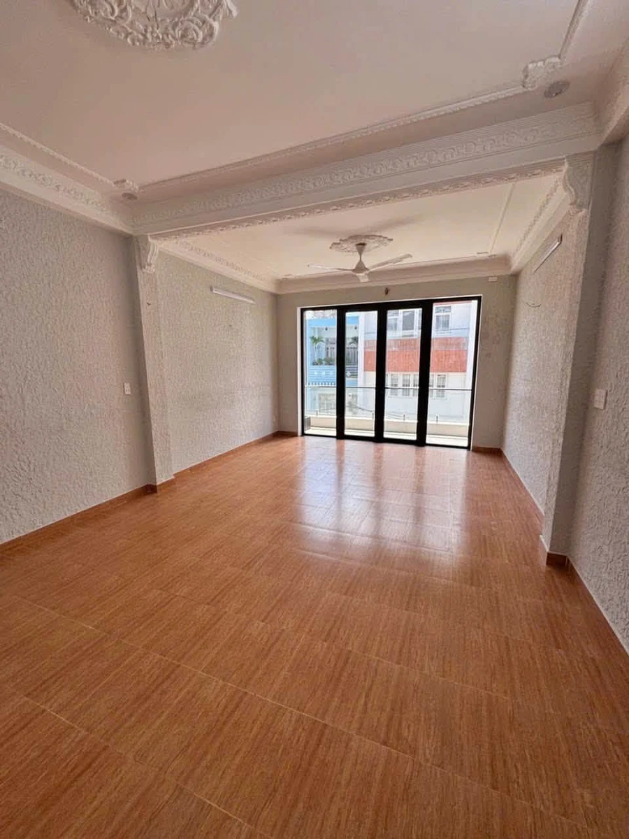 Bán nhà mặt tiền Huỳnh Thúc Kháng 70m² 6 phòng ngủ - Ảnh thu nhỏ 4