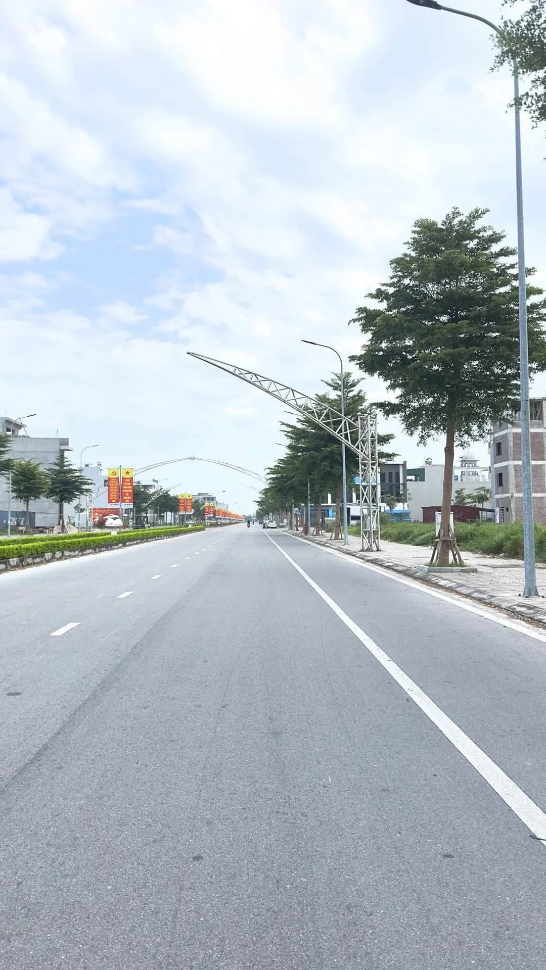 Nhà mặt tiền bán đường LK8 Tây Nam 90m², 4,1 tỷ - Ảnh 1