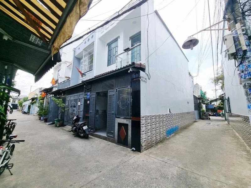 Bán nhà góc 2 tầng 49m² hẻm xe hơi đường Hiệp Thành 35, Quận 12, giá 4,5 tỷ