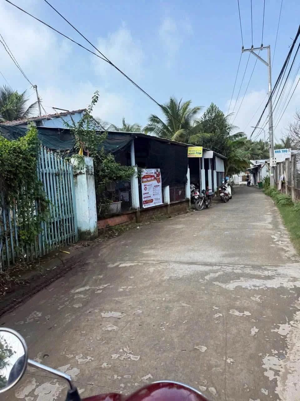 Bán đất 1.300m² có nhà cấp 4 Phú Khương, giá 1 tỷ 850 triệu - Ảnh 1