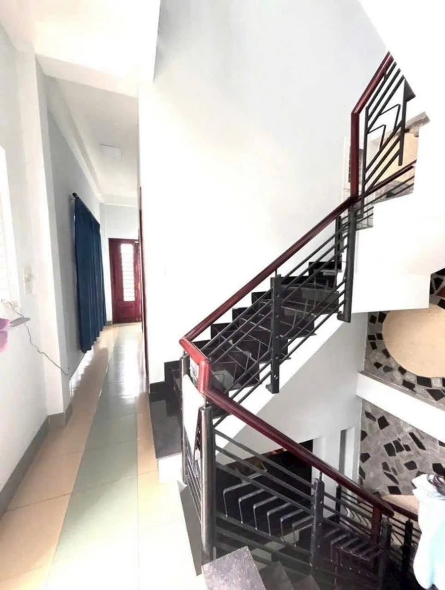 Bán nhà 3 tầng 62m² 6 PN Thủ Đức - 5.5 tỷ - Ảnh thu nhỏ 2