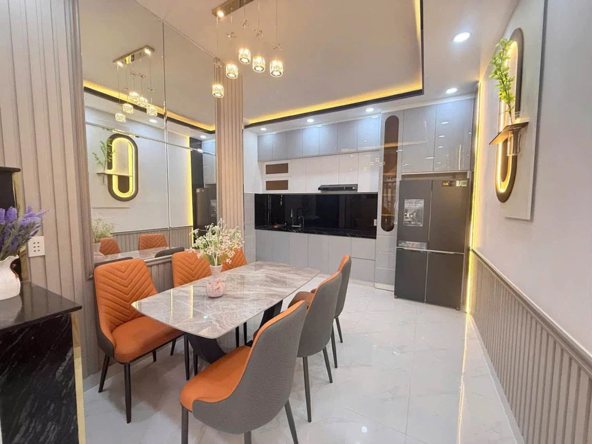 Bán nhà 1 trệt 2 lầu hẻm Huỳnh Tấn Phát, Q7, 64m², 4PN, 7.9 tỷ - Ảnh thu nhỏ 3
