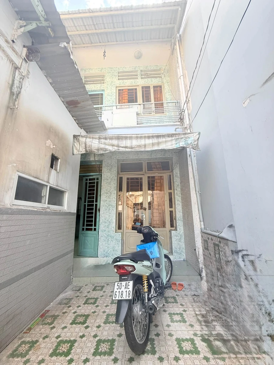Bán nhà 2 tấm 1 phòng ngủ 26.6m² Phường 15 Quận 4 - Ảnh 1