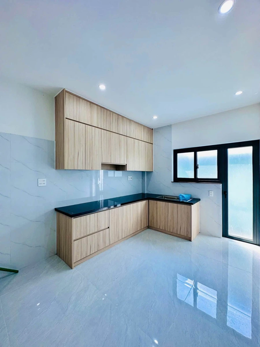 Bán nhà 3 tầng 41m2 3PN 4WC đường Hoàng Văn Thụ, Quy Nhơn giá 4,15 tỷ - Ảnh thu nhỏ 4