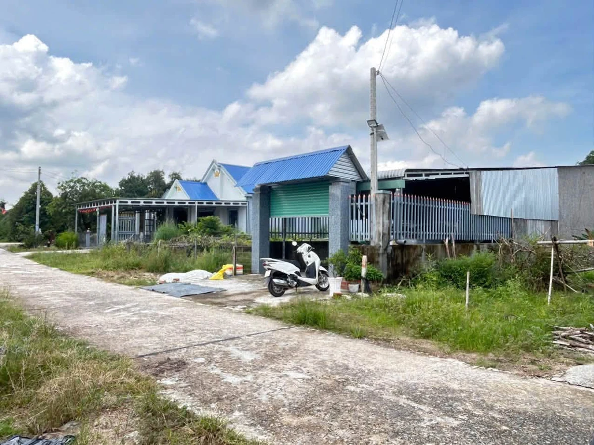 Bán nhà 100m² nội thất tại Minh Long 2, Đồng Nai - Ảnh thu nhỏ 2