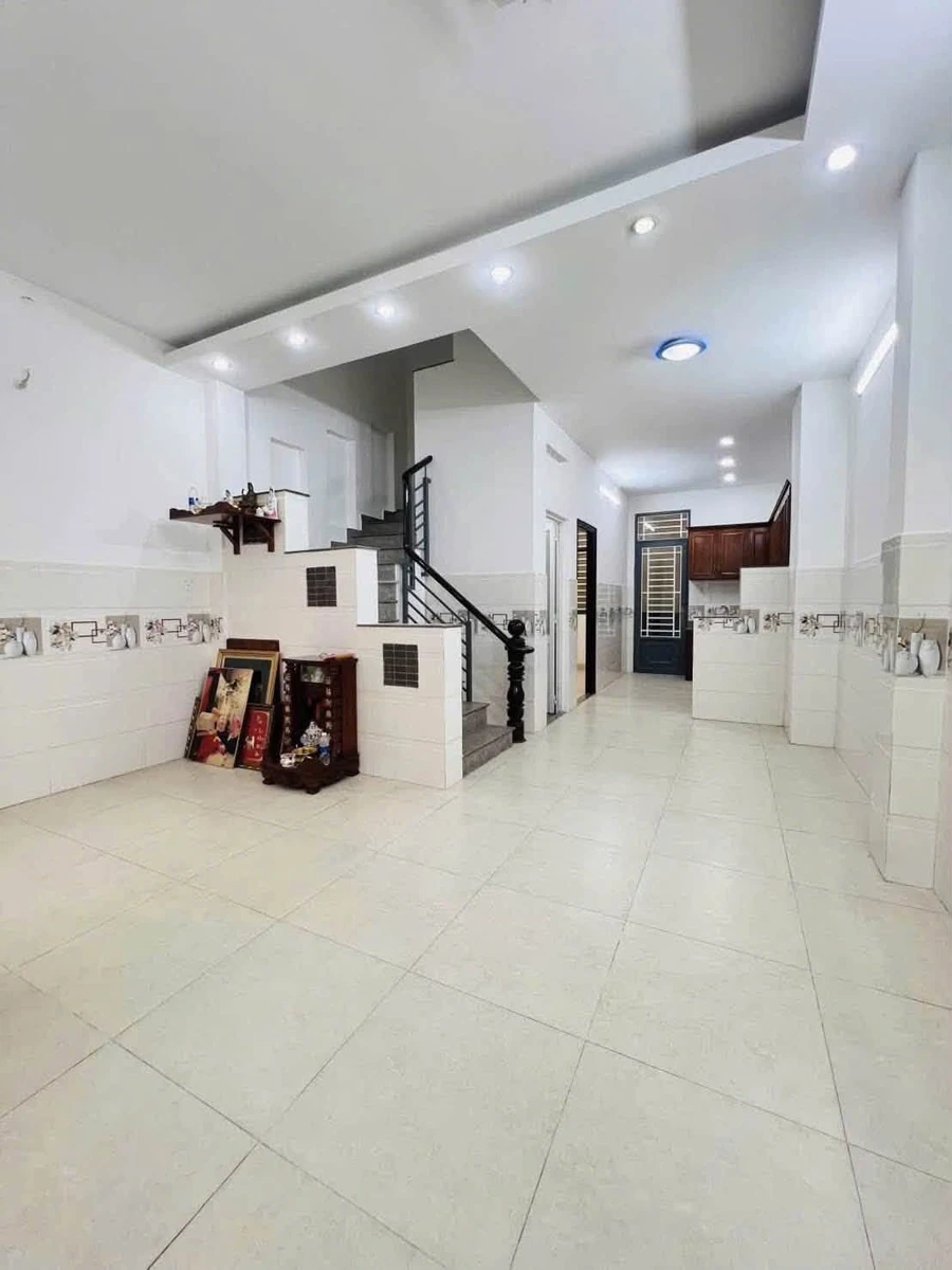 Nhà 3 tầng 70m2 4PN gần Vincom Lê Văn Việt Quận 9 giá 5.95 tỷ - Ảnh thu nhỏ 2