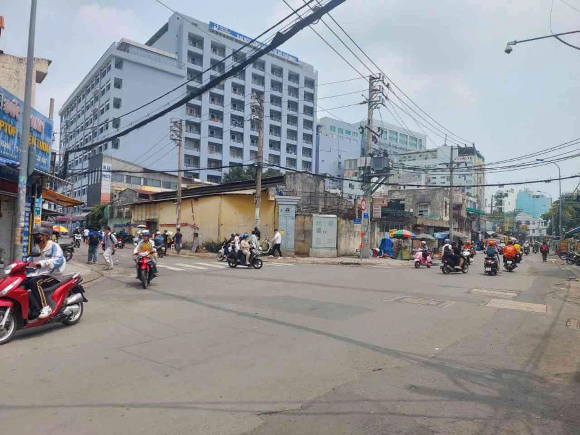 Bán nhà căn hộ dịch vụ 21 phòng 127.2m² sát ĐH Công nghiệp, Gò Vấp - 11.5 tỷ - Ảnh 1